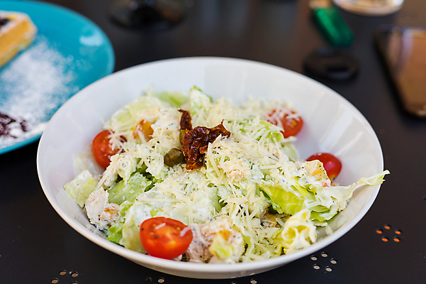 포토 JPG 해외이미지 접시 음식 빵 백그라운드 잎 다이어트 토마토 채소 재료 부분 치즈 건강 육류 요리 사람없음 초록색 빛 주방 식당 계란 식사 저녁식사 치킨 샐러드 흰색 신선 고명 체리 맛 그릴 상추 허브 시금치 점심식사 시저샐러드 로메인상추 해외포토 식물 식기 컬러 컨셉 과일 식재료 주방용품 유제품 상점 알 닭고기요리 파일형식 이미지허브