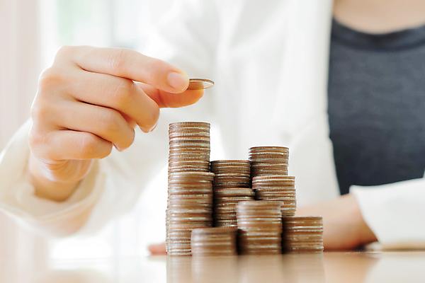 포토 JPG 해외이미지 직업 손 여자 백그라운드 컨셉 셔츠 돈 비즈니스 노동자 사람 동양인 정장 성인 사람없음 금융 경제 쌓기 동전 성장 흰색 비즈니스우먼 재산 주식 속도 투자 상승 이익 회계 대출 고립 수입 정중 비용 해외포토 옷 컬러 상의 모션 인종 신체부위 직장인 파일형식 이미지허브