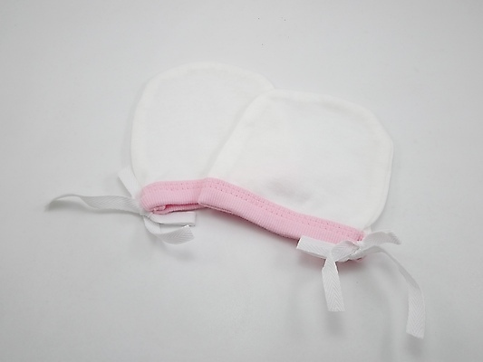 포토 JPG 해외이미지 손 어린이 장갑 사람없음 주먹 덮개 흰색 아기 신생아 직물 닫기 보호 심플 삽입 평야 손모아장갑 해외포토 잡화 컬러 컨셉 모션 자연 사람 신체부위 뚜껑 파일형식 이미지허브