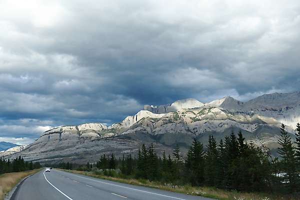 포토 JPG 해외이미지 나무 구름 공원 캐나다 자연 하늘 풍경 사람없음 초록색 파란색 소나무 암초 북쪽 앨버타 해외포토 자연요소 식물 공공시설 컬러 북아메리카 방향 생태계 파일형식 이미지허브