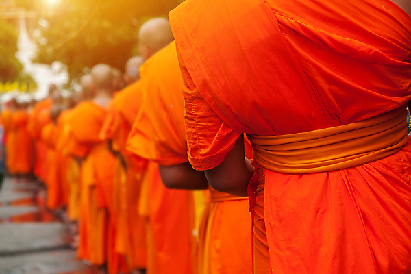 포토 JPG 해외이미지 전통 아시아 종교 문화 도로 불교 오렌지 태국 아침 사람 동양인 사람없음 교회 믿음 산책 모임 기도 사찰 기다림 사발 군중 승려 주기 수도원 숭배 신앙심 줄서기 충실 해외포토 주간 감정 나라 길 과일 종교건축 교통시설 모션 휴식 인종 건물 사기그릇 성직자 파일형식 이미지허브