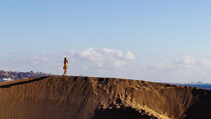 포토 JPG 해외이미지 라이프스타일 유럽 모래 바다 섬 여행 백그라운드 아프리카 자연 하늘 바람 휴가 풍경 사람없음 야외 물 여름 파란색 빛 태양 노란색 여행객 고요 사막 스페인 모래언덕 언덕 내추럴 절정 카피스페이스 해외포토 자연요소 계절 나라 컬러 날씨 사람 생활 공백 생태계 파일형식 이미지허브