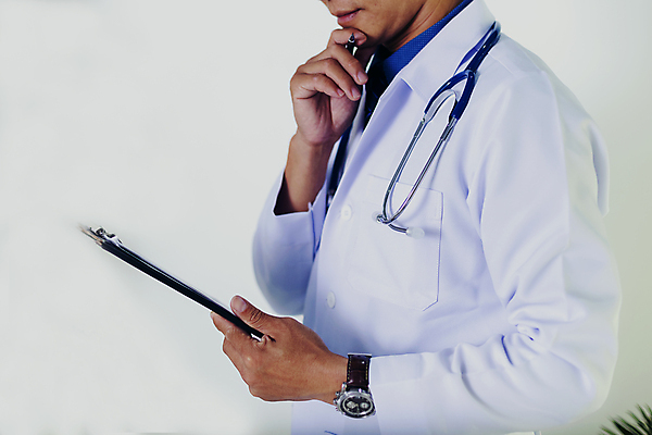 포토 JPG 해외이미지 백그라운드 컨셉 인터넷 회사 비즈니스 통신 청진기 모바일 추상 미래 건강 병원 실험 한명 사람 그래픽 스마트폰 글로벌 약 디지털 자료 장비 시험 환자 의사 정보 네트워크 메시지 연결 전화기 서비스 시스템 부름 온라인 소통 돌봄 소프트웨어 인터페이스 헬프 해외포토 1 교육 무늬 의학 의료기기 모션 핸드폰 스마트기기 의료진 도움 파일형식 이미지허브