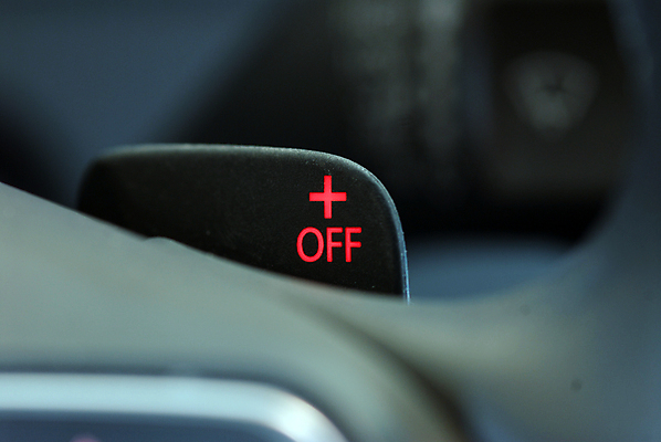 포토 JPG 해외이미지 디자인 산업 조각 이동 부분 교통시설 자동차 열쇠 손잡이 경고 안전 사람없음 내부 빛 기계 수확 기구 긴급 바퀴 플라스틱 가죽 심볼 묘사 질감 신호 다이얼 섬유 스위치 계량기 계기판 속도계 자동 시리즈 해외포토 육상교통 교통 컨셉 농업 재질 직물 시설 파일형식 이미지허브