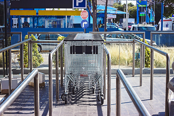 포토 JPG 해외이미지 라이프스타일 잡화 음식 벽 백그라운드 컨셉 비즈니스 사람없음 야외 세일 바구니 상점 금속 카트 화물 흰색 바퀴 시장 구매 상품 주식 컨테이너 쇼핑몰 고객 무역 상업 소매 슈퍼마켓 매각 줄서기 많음 해외포토 산업 컬러 모션 재질 생활 금융 쇼핑 운송업 파일형식 이미지허브