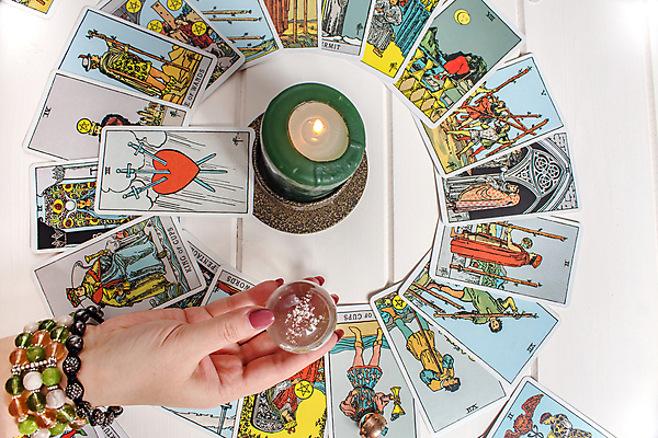 포토 JPG 해외이미지 종교 결혼식 불 미래 불꽃 취미 사람없음 독서 어둠 할로윈 수확 마법사 마술사 운명 최고 신용카드 행운 의식 재산 중앙 예측 신비 크리스탈 점성술 공상 문제 마법 나쁜 예언자 집시 초능력 해외포토 자연요소 결혼 컨셉 농업 금융 마술 광석 파일형식 이미지허브