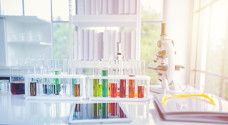 포토 JPG 해외이미지 산업 과학 교실 학교 유리 건강 병원 현미경 실험 사람없음 약 장비 성장 기구 액체 기술자 실험실 바이러스 생명공학 플라스크 분석 생물학 비커 미생물 연료 튜브 공식 발견 조제 개발 돌봄 백신 실린더 화학물질 화학자 해외포토 직업 교육 컨셉 의학 모션 재질 생물 실험기구 화학 과학자 만들기 파일형식 이미지허브