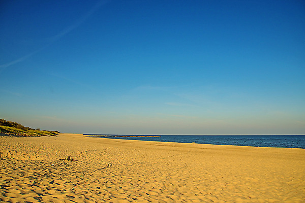 포토 JPG 해외이미지 모래 바다 하늘 휴가 사람없음 파란색 침묵 봄 흰색 시골 폴란드 발트해 해외포토 계절 유럽 컬러 북유럽 소리 파일형식 이미지허브