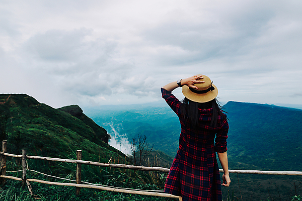 포토 JPG 해외이미지 라이프스타일 응시 여자 행복 아시아 바다 여행 백그라운드 태국 자연 성공 아침 휴가 휴식 산 서기 사람 풍경 사람없음 야외 여름 햇빛 여행객 계곡 하이킹 자유 바위 시골 흥분 내추럴 절정 스타일 해외포토 주간 시선 계절 감정 나라 컨셉 모션 레저 생활 태양 돌_바위 생태계 파일형식 이미지허브