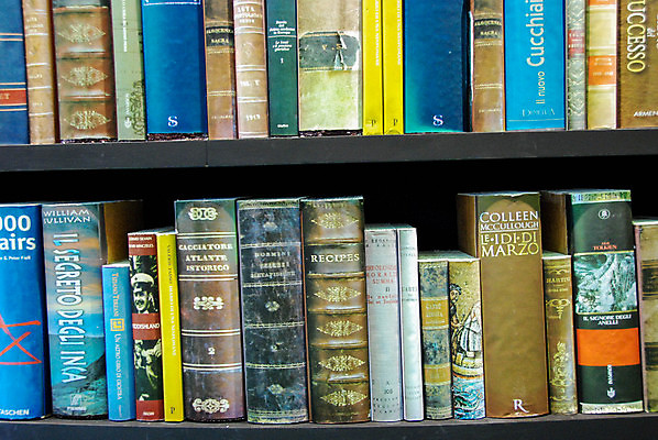 포토 JPG 해외이미지 디자인 교육 종이 벽 백그라운드 학교 사람없음 목재 책 스터디 독서 쌓기 정보 수확 도서관 읽기 교과서 대학교 문서 문학 페이지 서점 옛날 해외포토 나무 농업 재료 모션 교재 학습 상점 파일형식 이미지허브