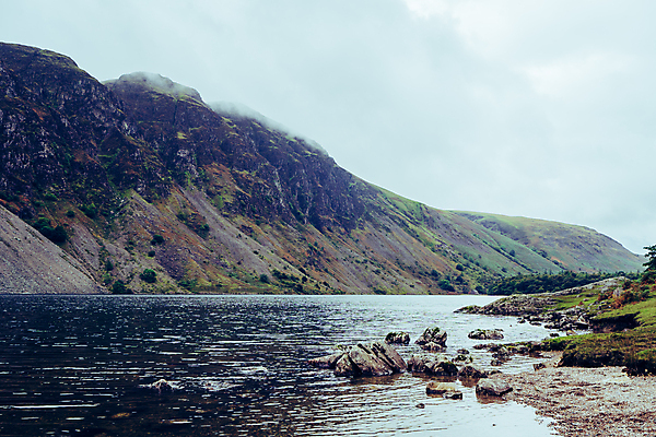 포토 JPG 해외이미지 나무 구름 유럽 호수 여행 가족 자연 하늘 휴가 휴식 영국 잉글랜드 산 풍경 사람없음 야외 초록색 물 강 운동 평화 걷기 하이킹 시골 보트 언덕 사인 카누 카약 흐림 내추럴 해외포토 자연요소 식물 나라 컬러 컨셉 배_교통 관계 모션 레저 날씨 건강 수상스포츠 생태계 파일형식 이미지허브