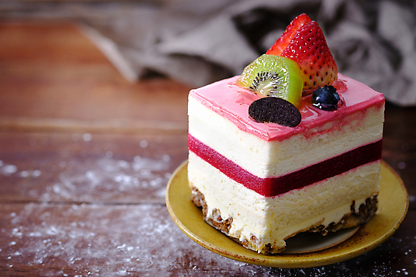 포토 JPG 해외이미지 접시 음식 조각 백그라운드 크리스마스 과일 디저트 치즈 새로움 사탕 키위 사랑 미술 사람없음 빨간색 빛 컬러풀 갈색 케이크 초콜릿 검은색 식사 빵집 신선 도자기 원형 생일 클래식 맛 자르기 굽기 크림 시골집 블루베리 밀가루 레시피 칼로리 층 내추럴 페스츄리 핸드메이드 해외포토 도형 식기 기념일 감정 빵 컬러 컨셉 모션 문화예술 유제품 주택 상점 가루 구이 파일형식 이미지허브