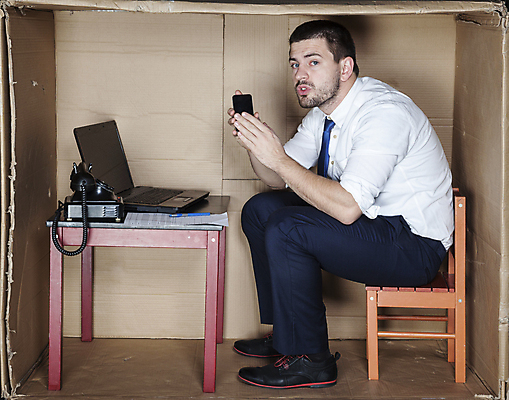 포토 JPG 해외이미지 전신 백인 남자 의자 탁자 한명 앉기 성인 옆모습 노트북 상자 사무실 업무 비즈니스맨 전화기 갇힘 답답함 성인남자한명만 해외포토 서양인 1 뷰포인트 가구 비즈니스 모션 사람 전자제품 작업 직장인 감각 남자한명만 성인남자만 파일형식 이미지허브