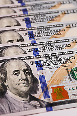 포토 JPG 해외이미지 라이프스타일 디자인 종이 지폐 돈 비즈니스 성공 사람없음 금융 경제 판매 쌓기 달러 미국 흰색 재산 투자 상업 이익 계산서 빚 세금 수입 해외포토 컬러 컨셉 북아메리카 모션 생활 파일형식 이미지허브