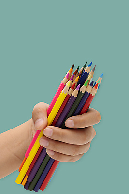 포토 JPG 해외이미지 학생 손 디자인 교육 종이 백그라운드 컨셉 텍스트 손가락 학교 추상 아이디어 미술 사람 사람없음 목재 초록색 컬러풀 연필 펜 페인트 장비 엄지손가락 잡기 그리기 그룹 우아함 다발 수집 작가 오브젝트 싱글 고립 필기체 해외포토 나무 직업 문자 컬러 무늬 재료 모션 문화예술 학용품 신체부위 필기구 파일형식 이미지허브