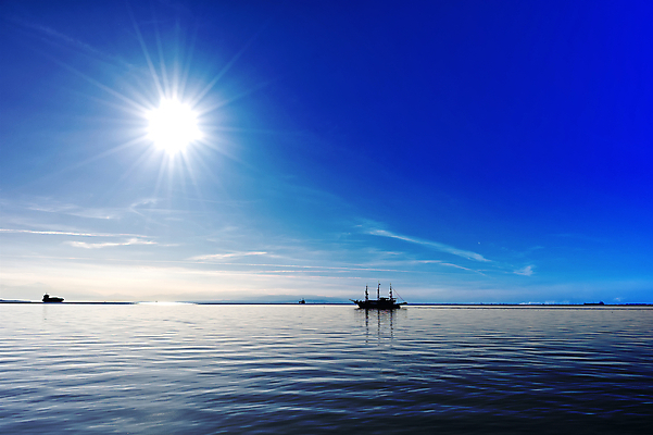 포토 JPG 해외이미지 라이프스타일 유럽 바다 여행 백그라운드 요트 자연 하늘 낚시 휴가 항해 풍경 사람없음 야외 물 여름 파란색 태양 일몰 보트 크루즈 지중해 그리스 그리스인 내추럴 터키석 파라다이스 수평선 해외포토 자연요소 서양인 계절 나라 컬러 배_교통 레저 생활 노을 보석 생태계 파일형식 이미지허브