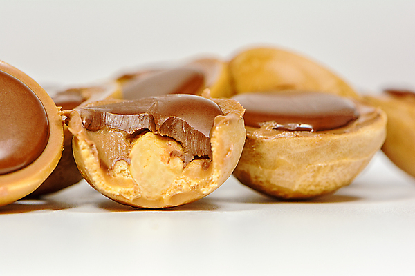 포토 JPG 해외이미지 전통 접시 음식 조각 백그라운드 표면 휴가 디저트 건강 사탕 요리 사람없음 갈색 노란색 쿠키 케이크 환경 초콜릿 식사 저녁식사 빵집 견과류 흰색 시골 축하 신선 원형 달콤 맛 아침식사 크림 질감 장면 내추럴 페스츄리 핸드메이드 캐러멜 해외포토 도형 식기 빵 컬러 컨셉 상점 파일형식 이미지허브