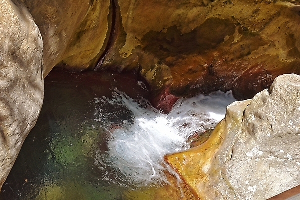 포토 JPG 해외이미지 계절 자연 날씨 휴가 산 풍경 사람없음 물 여름 골짜기 폭포 탐험 뜨거움 내추럴 지질학 흥미 튀르키예 해외포토 자연요소 교육 아시아 컨셉 생태계 파일형식 이미지허브