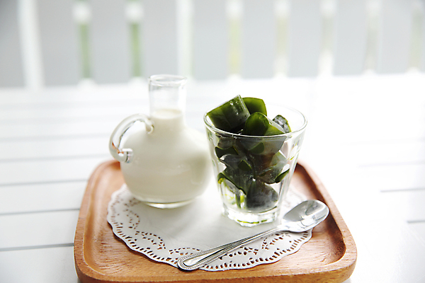 포토 JPG 해외이미지 주간 사람없음 야외 컵 거품 머그컵 녹차 말차 해외포토 자연요소 식기 차_음료 파일형식 이미지허브