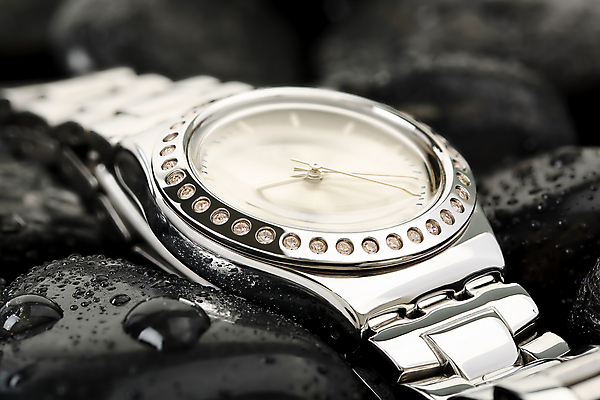 포토 JPG 해외이미지 디자인 얼굴 시계 장신구 팔찌 관리 선물 사람없음 빛 금속 시간 원형 재산 고급 은색 보석 손목시계 오브젝트 암초 광택 결정체 다이얼 분 철강 해외포토 도형 컬러 컨셉 재질 신체부위 금융 광석 파일형식 이미지허브