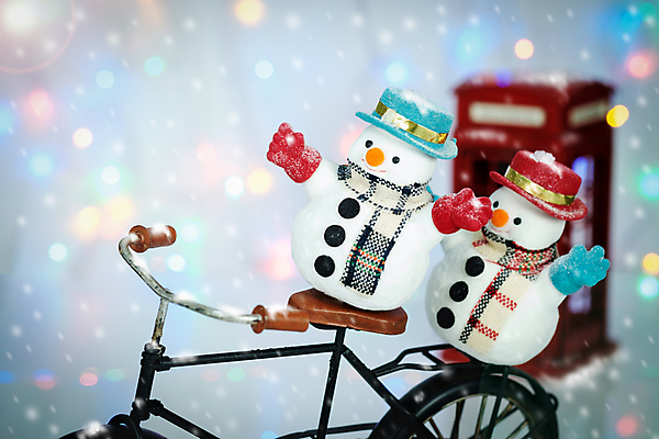 포토 JPG 해외이미지 계절 행복 장갑 백그라운드 크리스마스 겨울 눈사람 휴가 새해 그림자 미소 사람없음 야외 장식 빨간색 파란색 우주 자전거 얼음 검은색 축제 목도리 공백 추위 흰색 축하 인사 눈송이 12월 묘사 오브젝트 서리 보케 해외포토 자연요소 잡화 기념일 감정 컬러 컨셉 눈_날씨 표정 바이크 예절 날짜 파일형식 이미지허브