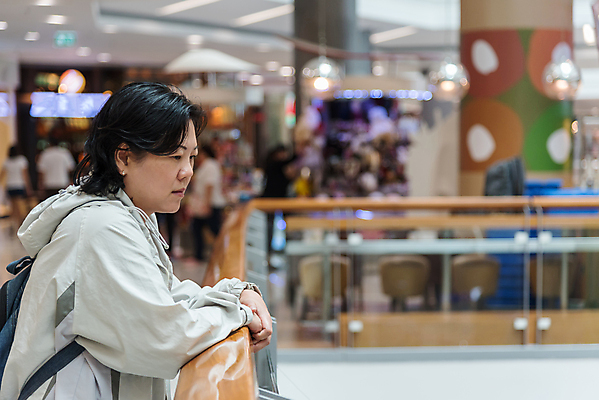 포토 JPG 해외이미지 백인 모델 라이프스타일 응시 여자 40대 비즈니스 배낭 태국 실내 한명 사람 동양인 성인 쇼핑 세일 상점 검은색 중국 재킷 흰색 표현 도시 화려 기다림 센터 구매 쇼핑몰 스웨터 고객 소매 비용 해외포토 서양인 1 시선 아시아 컬러 중년 컨셉 상의 가방 모션 인종 내부 생활 경제 외투 파일형식 이미지허브