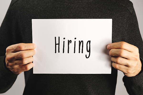 포토 JPG 해외이미지 직업 남자 포스터 종이 문장 컨셉 비즈니스 추상 직장 관리 사람 사람없음 단어 잡기 업무 사인 경영자 시트 모집 책임자 고용 채용 카피스페이스 부족함 해외포토 문자 무늬 회사 모션 공백 구직 작업 리더 파일형식 이미지허브