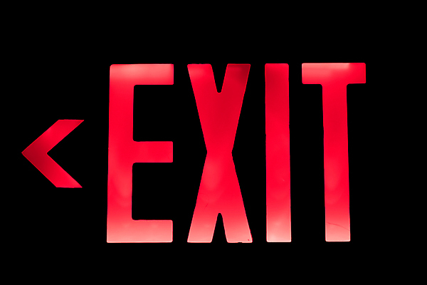 포토 JPG 해외이미지 디자인 벽 백그라운드 출입구 사람없음 빨간색 빛 문 검은색 어둠 긴급 왼쪽 입장 심볼 사인 시작 네온 문학 빛망울 고립 광 해외포토 컬러 방향 파일형식 이미지허브