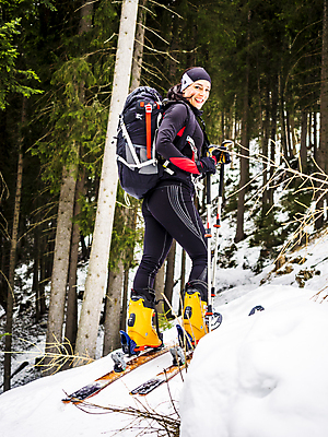포토 JPG 해외이미지 옷 계절 공원 스포츠 여행 겨울 스키 산 파노라마 국립공원 한명 사람 풍경 경사 야외 얼음 추위 흰색 정상 숲 서리 스키선수 무임승차 절정 해외포토 자연요소 1 공공시설 컬러 겨울스포츠 운동선수 촬영기법 승차 파일형식 이미지허브