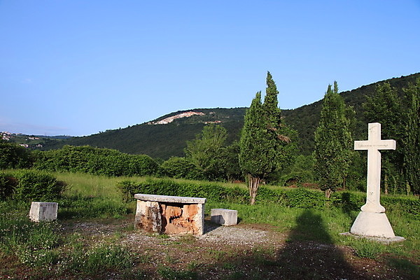 포토 JPG 해외이미지 구름 유럽 기독교 종교 백그라운드 컨셉 십자가 하늘 미술 사람없음 초록색 빛 햇빛 교회 평화 믿음 성경 어둠 희망 일몰 이탈리아 천주교 광선 바위 흰색 기도 죽음 예수 영혼 지중해 심볼 대리석 신성 천국 천연기념물 두브로브니크 신앙심 해외포토 자연요소 감정 나라 바다 컬러 재료 종교용품 종교건축 문화예술 건물 태양 노을 돌_바위 신_종교 크로아티아 파일형식 이미지허브
