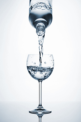 포토 JPG 해외이미지 라이프스타일 웰빙 음료 음식 자연 유리 건강 사람없음 물 거품 젖음 추위 마시기 신선 투명 액체 시원함 갈증 크리스탈 가득함 순수 오브젝트 상쾌 심플 소다 해외포토 자연요소 감정 컨셉 모션 재질 생활 광석 생태계 파일형식 이미지허브