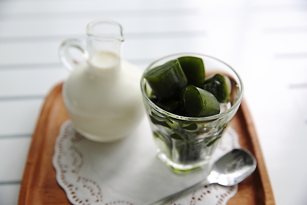 포토 JPG 해외이미지 주간 사람없음 야외 컵 거품 머그컵 녹차 말차 해외포토 자연요소 식기 차_음료 파일형식 이미지허브