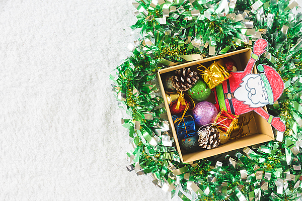 포토 JPG 해외이미지 전통 디자인 계절 백그라운드 크리스마스 겨울 공 눈사람 탁자 휴가 새로움 선물 사람없음 목재 장식 빨간색 초록색 상자 산타클로스 축제 흰색 축하 소나무 발표 눈송이 황금 컨테이너 연도 심볼 오브젝트 활 주기 질감 팩 패키지 기부 포장소품 해외포토 나무 기념일 산업 컬러 가구 컨셉 재료 포장 모션 눈_날씨 화장품 포장재료 파일형식 이미지허브