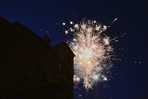 포토 JPG 해외이미지 여행 하늘 불 불꽃 기념 사람없음 물 빛 파티 성당 교회 축제 황혼 이탈리아 축하 보트 야간 잔치 운하 베네치아 빛망울 해외포토 자연요소 유럽 컨셉 배_교통 종교건축 이벤트 건물 일몰 파일형식 이미지허브