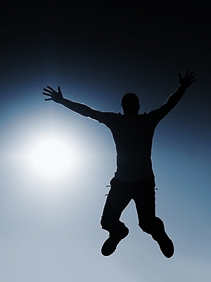 포토 JPG 해외이미지 구름 라이프스타일 손 남자 행복 실루엣 스포츠 컨셉 자연 하늘 성공 산 건강 한명 사람 야외 운동복 햇빛 태양 노란색 힘 하이킹 에너지 자유 수확 바위 정상 오르기 숭배 신앙심 절정 하이커 효과 해외포토 자연요소 1 옷 감정 컬러 여행 농업 모션 레저 촬영기법 생활 신체부위 돌_바위 생태계 파일형식 이미지허브