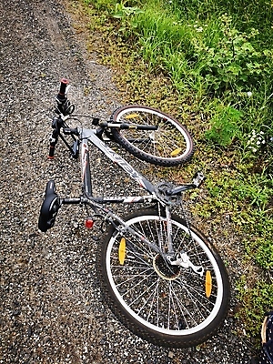 포토 JPG 해외이미지 안경 도로 얼굴 음식 육상교통 스포츠용품 백그라운드 밭 자동차 거리 가면 서기 사람 앉기 사람없음 야외 옆모습 사무실 갈색 유행 쌓기 자전거 방 오토바이 바퀴 주차 사인 타이어 먼지 사이클링 온라인 경영 고립 땅바닥 해외포토 잡화 길 교통수단 스포츠 뷰포인트 컬러 농업 비즈니스 교통시설 모션 바닥 신체부위 바이크 육상스포츠 오브젝트 파일형식 이미지허브