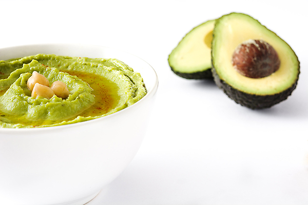 포토 JPG 해외이미지 그릇 실내 사람없음 아웃포커스 흰배경 아보카도 병아리콩 중동음식 훔무스 해외포토 식기 음식 백그라운드 과일 콩 촬영기법 내부 흰색 파일형식 이미지허브