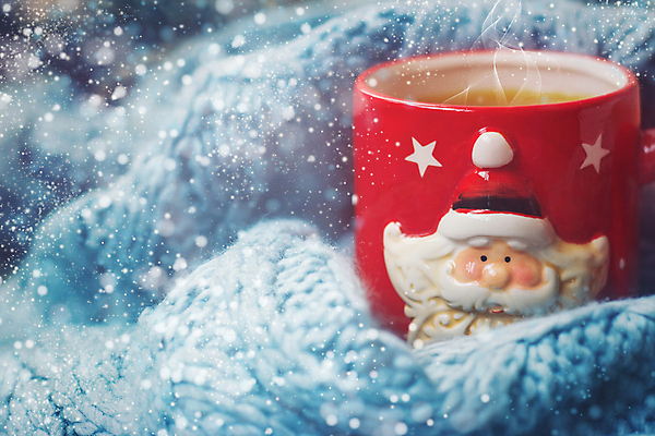 포토 JPG 해외이미지 디자인 계절 행복 커피 음료 조각 백그라운드 컨셉 크리스마스 겨울 탁자 휴가 새로움 따뜻함 선물 사람없음 장식 컵 빨간색 파란색 빛 산타클로스 얼음 목도리 머그컵 추위 흰색 뜨거움 신용카드 눈송이 뜨개질 차 연도 질감 서리 보케 양모 눈내림 클라우스 해외포토 자연요소 식기 잡화 기념일 감정 컬러 가구 눈_날씨 취미 금융 직물 파일형식 이미지허브