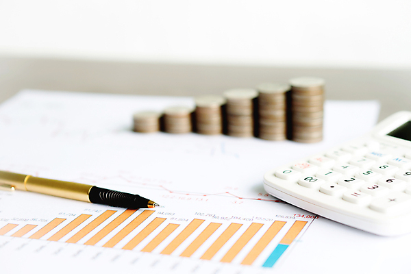 포토 JPG 해외이미지 종이 컨셉 돈 비즈니스 성공 그래프 사람없음 금융 경제 숫자 펜 동전 자료 거래 계산기 성장 그룹 시장 재산 보고서 문서 투자 만들기 펜촉 수입 업그레이드 해외포토 문자 모션 문구용품 필기구 장비 파일형식 이미지허브