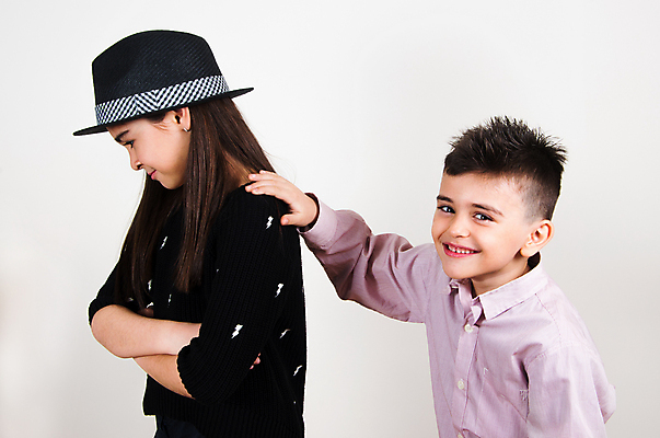 포토 JPG 해외이미지 백인 옷 행복 얼굴 어린이 셔츠 2 겨울 미소 웃음 사람 소년 두명 여름 유행 흰색 우아함 작음 만족 언니 고립 남동생 돌봄 해외포토 서양인 계절 남자 감정 컬러 컨셉 상의 가족 모션 표정 신체부위 크기 자매 동생 파일형식 이미지허브