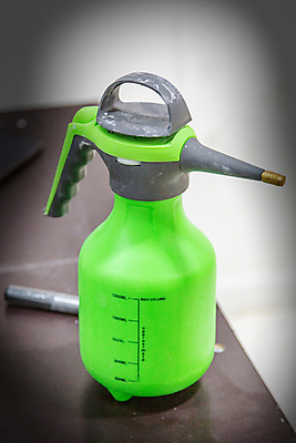 포토 JPG 해외이미지 직업 백그라운드 사람없음 초록색 검은색 재활용 공구 액체 닫기 플라스틱 청소 오브젝트 물주기 분무기 청소부 펌프 농약 돌봄 스프링쿨러 해외포토 컬러 모션 재질 도구 친환경 파일형식 이미지허브