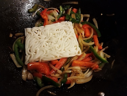 포토 JPG 해외이미지 음식 피망 파스타 육류 요리 동양인 사람없음 빨간색 초록색 저녁식사 중국 블록 소고기 면 프라이팬 점심식사 입가심 해외포토 아시아 컬러 채소 식재료 주방용품 서양음식 인종 식사 파일형식 이미지허브