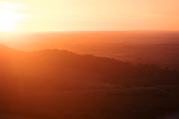 포토 JPG 해외이미지 나무 영어 공원 여행 백그라운드 겨울 자연 하늘 아침 영국 잉글랜드 산 풍경 사람없음 야외 여름 햇빛 태양 일출 일몰 봄 시골 황금 저녁 숲 악마 언덕 남쪽 서쪽 전국 수평선 서식스 사우스다운스 해외포토 주간 자연요소 식물 문자 계절 공공시설 유럽 노을 야간 방향 생태계 파일형식 이미지허브