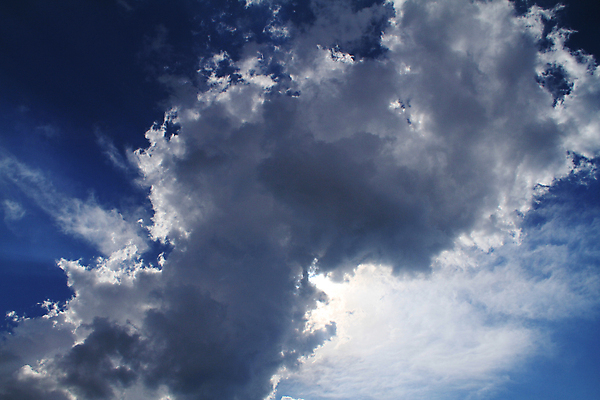 포토 JPG 해외이미지 구름 로우앵글 백그라운드 자연 하늘 바람 날씨 파노라마 풍경 사람없음 야외 가로 파란색 빛 컬러풀 햇빛 태양 우주 환경 흰색 오픈 투명 질감 천국 솜털 스카이라인 흐림 해외포토 자연요소 뷰포인트 컬러 촬영기법 생태계 파일형식 이미지허브
