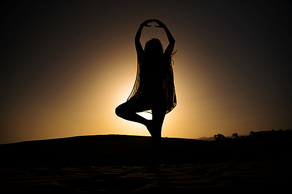 포토 JPG 해외이미지 라이프스타일 웰빙 행복 실루엣 모래 스포츠 백그라운드 자연 하늘 성공 건강 한명 사람 취미 달리기 태양 평화 일출 점프 일몰 놀람 기쁨 사막 자유 킥 모래언덕 즐거움 달리기선수 해외포토 자연요소 1 감정 컨셉 모션 촬영기법 표정 생활 노을 언덕 생태계 육상선수 파일형식 이미지허브