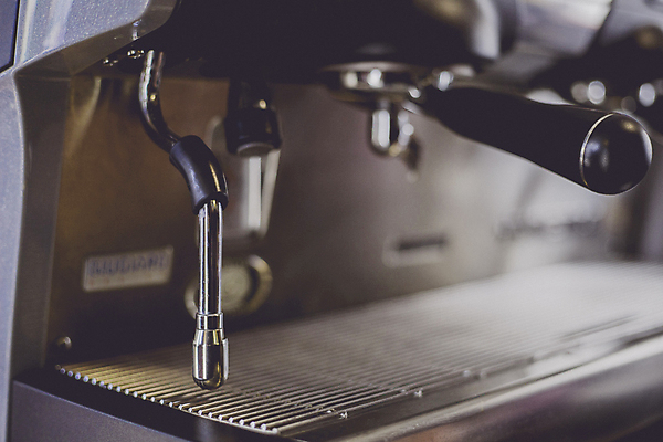 포토 JPG 해외이미지 직업 손 산업 커피 음료 음식 백그라운드 비즈니스 호텔 실내 사람 사람없음 물 갈색 상점 식당 기계 거품 카페 장비 우유 수확 흰색 신선 바 뜨거움 붓기 고급 계산대 묘사 서비스 준비 상쾌 만들기 바리스타 카푸치노 에스프레소 소매 서버 자동 철강 카페인 해외포토 자연요소 감정 컬러 컨셉 농업 모션 숙소 유제품 내부 신체부위 파일형식 이미지허브