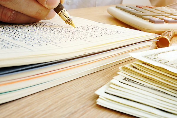 포토 JPG 해외이미지 직업 손 종이 컨셉 비즈니스 관리 사람 사람없음 금융 사무실 계산기 업무 비즈니스맨 계산 책상 분석 보고서 컨설턴트 경영자 문서 투자 바쁨 비서 수익 회계 월급 계좌 세금 예산 회계사 해외포토 남자 가구 문구용품 신체부위 경제 장비 작업 직장인 전문직 상담 리더 파일형식 이미지허브