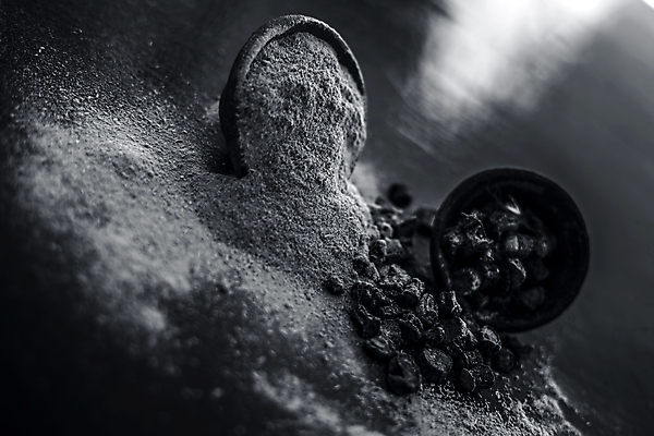 포토 JPG 해외이미지 여자 건강 사람없음 치료 초록색 약 흰색 사발 약초 가루 인도인 허브 유기농 뿌리 거미 점토 시스템 고립 에이즈 치유 카운트 해외포토 외국인 식물 웰빙 컬러 곤충 의학 사람 동양인 풀_식물 사기그릇 질병 파일형식 이미지허브