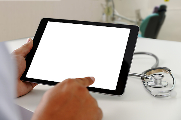 포토 JPG 해외이미지 직업 여자 남자 뼈 엑스레이 건강 치과 병원 사람 앉기 사람없음 치료 컴퓨터 사무실 약 디지털 스크린 모니터 시험 환자 의사 광선 흰색 입 치아 X 책상 부식 치과의사 외과 돌봄 소프트웨어 위생관리 해외포토 알파벳 교육 컬러 가구 비즈니스 의학 모션 관리 신체부위 전자제품 의료진 소화기관 파일형식 이미지허브