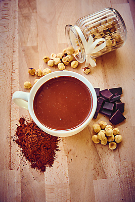 포토 JPG 해외이미지 커피 음료 음식 백그라운드 겨울 탁자 휴가 휴식 콩 따뜻함 사람없음 목재 컵 갈색 초콜릿 검은색 카페 머그컵 견과류 수확 가을 흰색 시골 뜨거움 막대기 달콤 아침식사 가루 아로마 카푸치노 코코아 시나몬 해외포토 나무 식기 계절 컬러 가구 컨셉 농업 재료 디저트 곡류 상점 식사 맛 파일형식 이미지허브